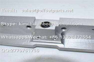 Barras de Roland Gripper 1060x47mm de acero de media talla de prensa offset para máquinas de impresión Partes de repuesto proveedor